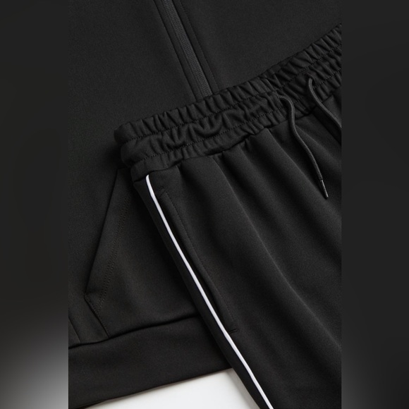 Tracksuit 🔥🔥 - Picture 3 of 5